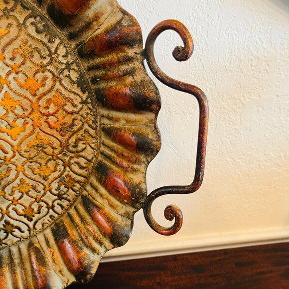 Vintage Tin Oval Serving Tray w/handles Grannycore Traditional 20" by 14" - Picture 4 of 7